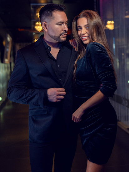 Fekete színű velúr ráncolt női ruha Bolf Bellisima