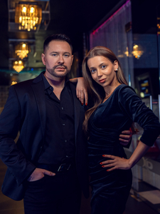 Fekete színű velúr ráncolt női ruha Bolf Bellisima