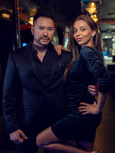 Fekete színű velúr ráncolt női ruha Bolf Bellisima