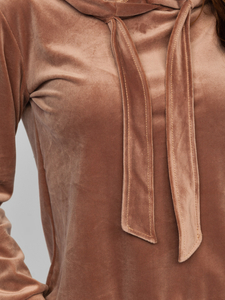 Barna színű kétrészes velúr női melegítő együttes Bolf 643